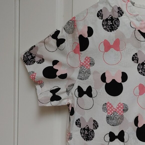 Disney Minnie and Mickey mouse nurse scrubs top blouse white short sleeve - Picture 2 of 6
